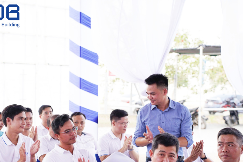 NGƯỜI ÁNH DƯƠNG - BÀI 1: CHÀNG TRAI CỦA “KẾT CẤU THÉP”
