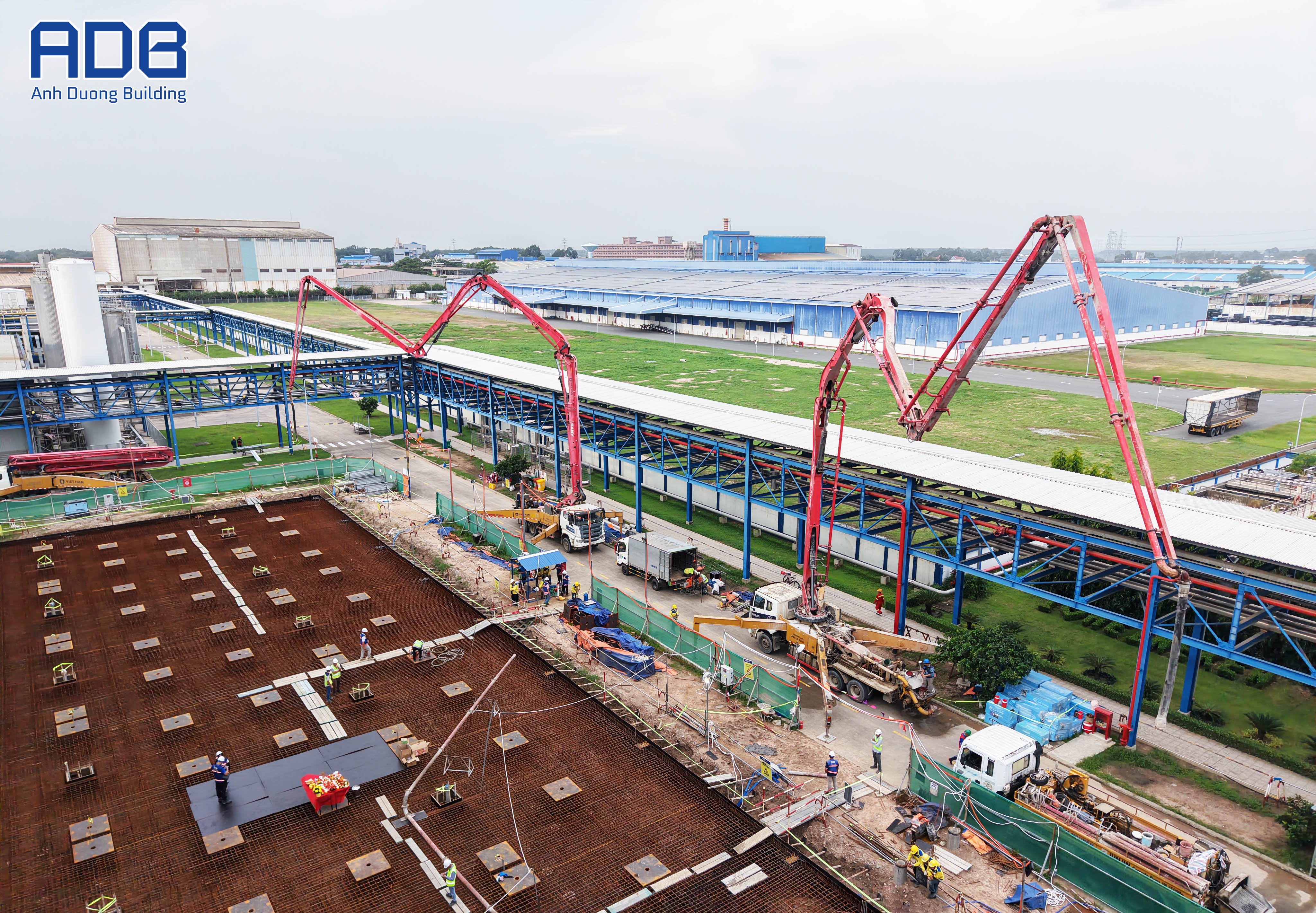 ANH DUONG BUILDING MARKS A MILESTONE WITH THE LARGEST CONCRETE POUR HEINEKEN PROJECT - STAGE 16 