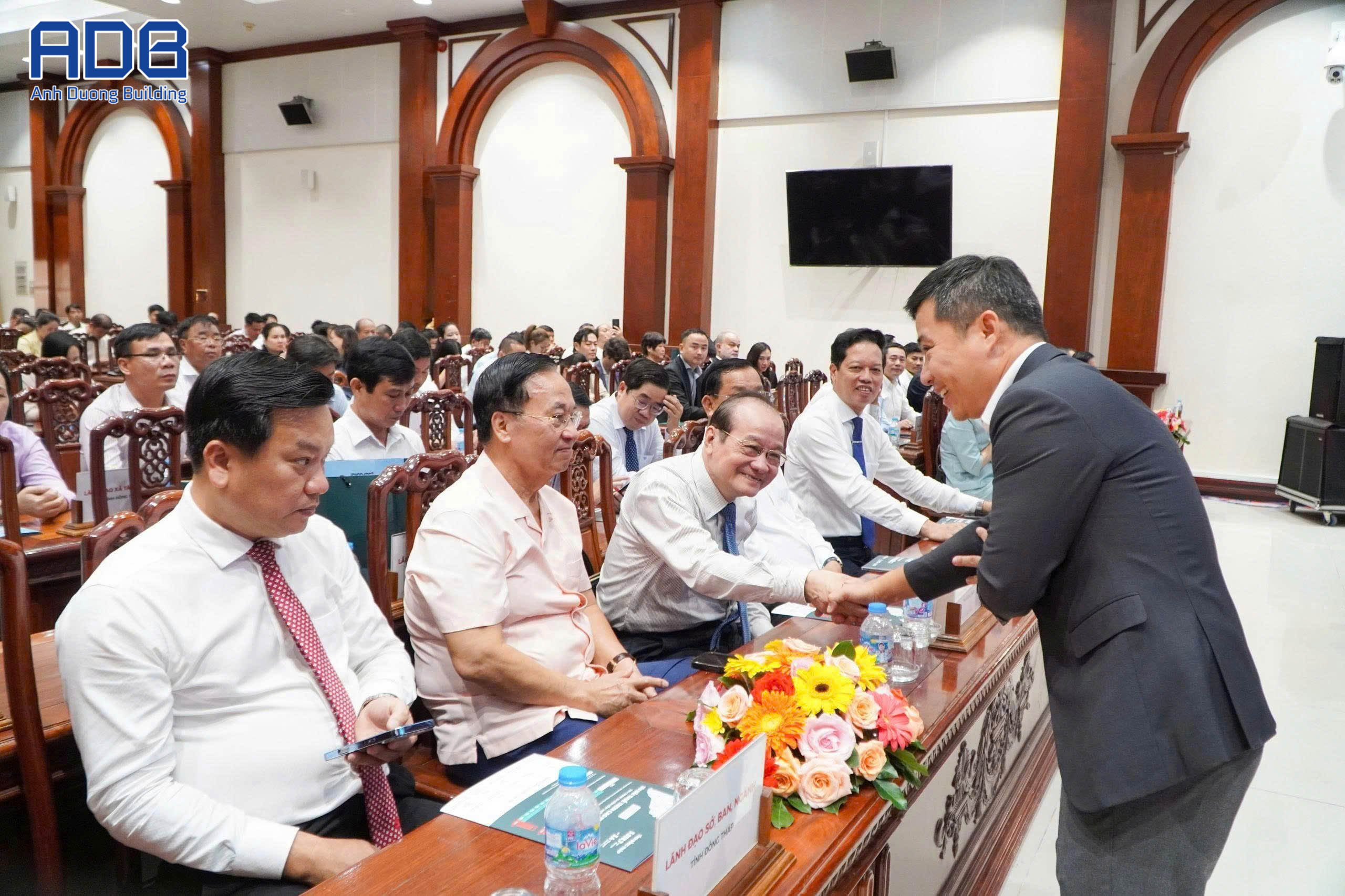 GÓP SỨC CÙNG ĐỒNG BẰNG SÔNG CỬU LONG TĂNG TỐC