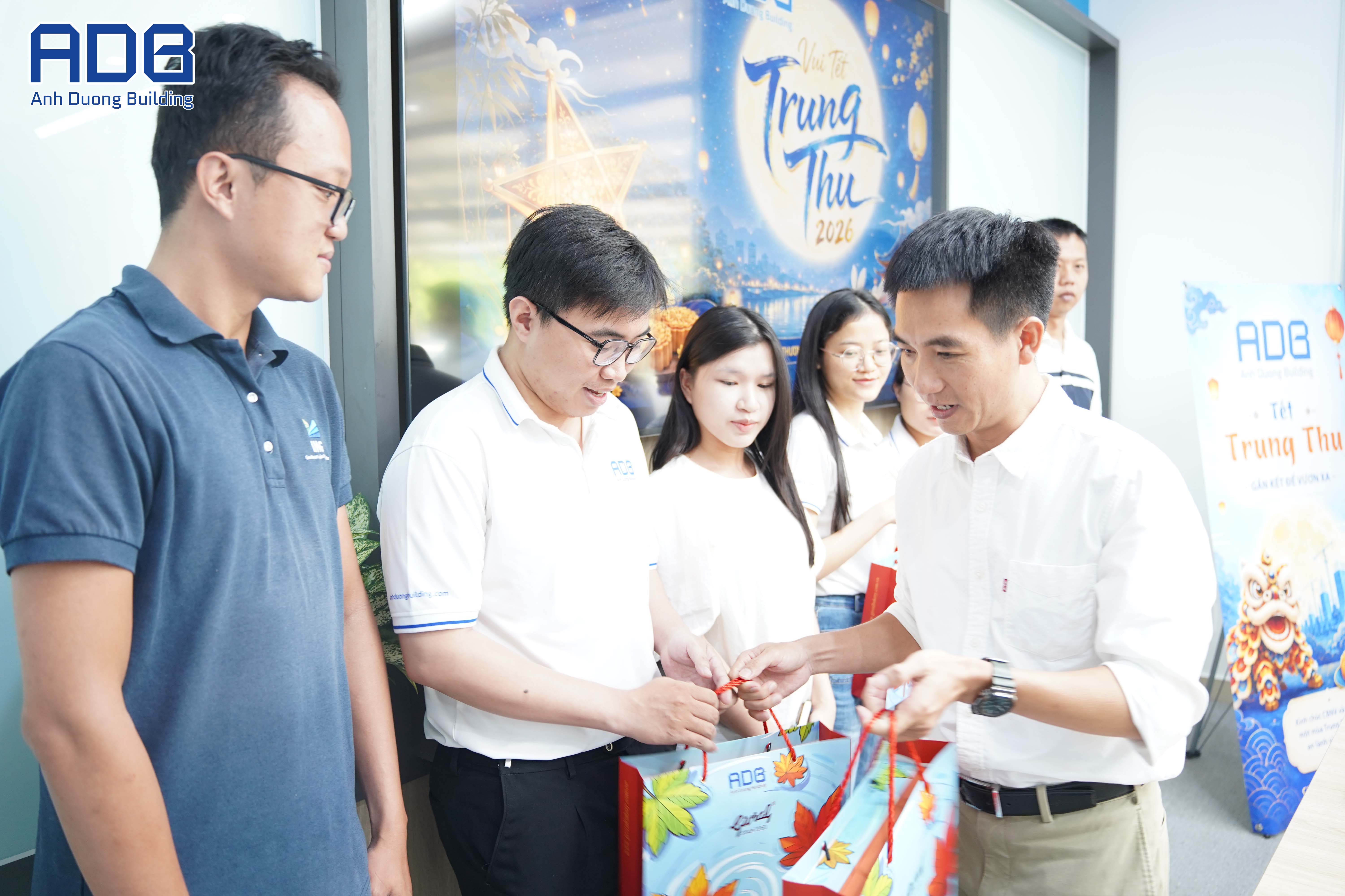 TRUNG THU ĐẾN SỚM TẠI ÁNH DƯƠNG BUILDING